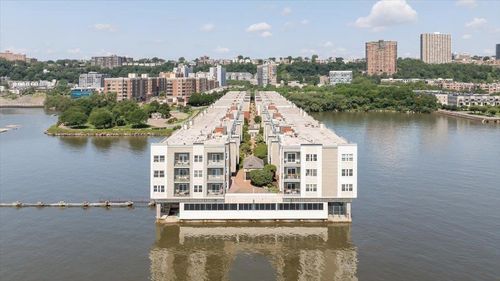 217-217 The Promenade, Edgewater, NJ, 07020-2107 | Card Image