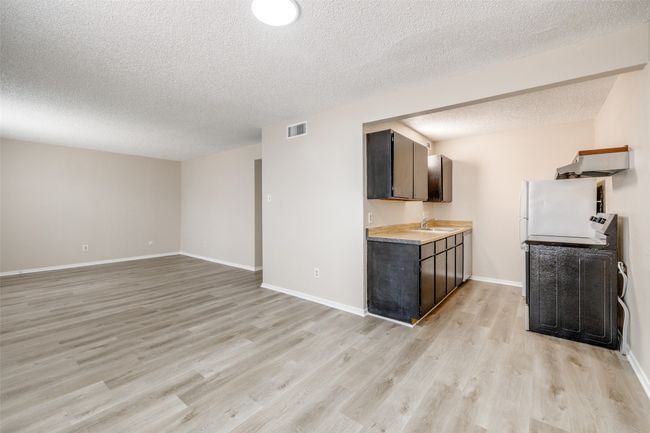 APT-4 - 304 College St, Home with 2 bedrooms, 1 bathrooms and null parking in Arlington TX | Image 5