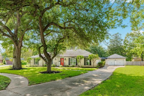 54 Forest Ct, Lake Jackson, TX, 77566-4640 | Card Image