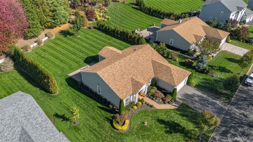 39 Hamlet Woods Dr, Saint James, NY, 11780-3166 | Card Image