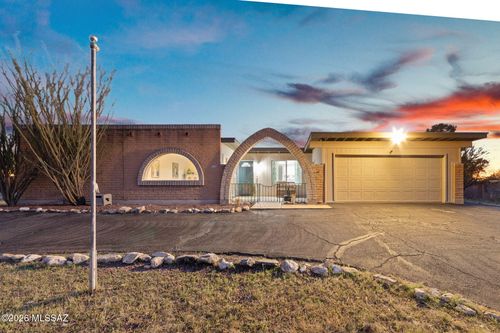 9130 E Chof Ovi Drive, Tucson, AZ, 85749 | Card Image