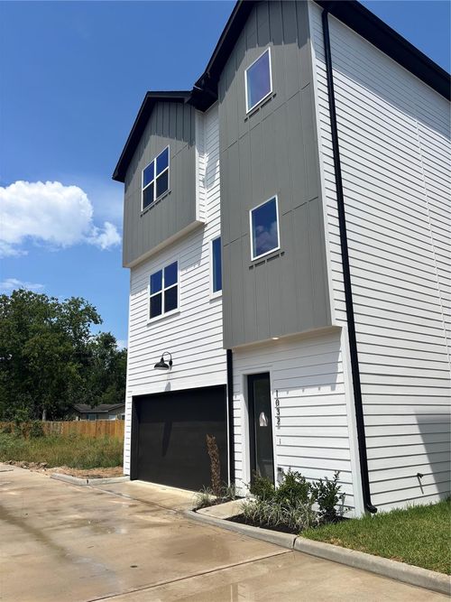 1032 Marcolin St, Houston, TX, 77088-5144 | Card Image