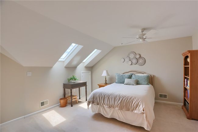 135 Linden Ct, Condo with 3 bedrooms, 3 bathrooms and 2 parking in Seven Fields PA | Image 37