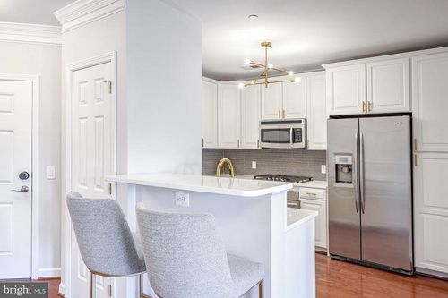 204-2101 N Monroe St, ARLINGTON, VA, 22207-3875 | Card Image