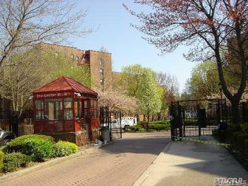 3l-150-29 72nd Rd, Flushing, NY, 11367-2137 | Card Image