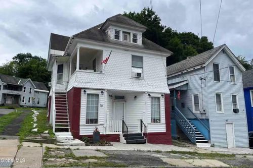 68 E Pine St, Gloversville, NY, 12078-4333 | Card Image
