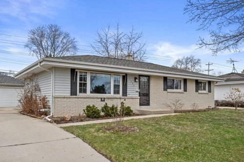 1553 Parknoll Lane, Port Washington, WI, 53074 | Card Image