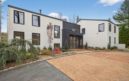 26 Windemere Way, Woodbury, NY, 11797-1529 | Card Image