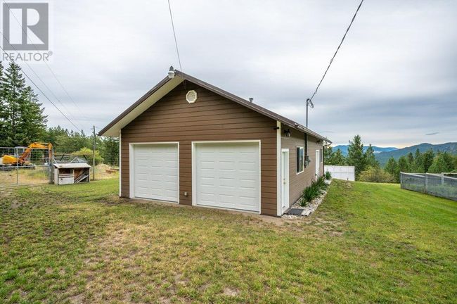 30 Osborne Rd, House other with 3 bedrooms, 2 bathrooms and 4 parking in Summerland BC | Image 37