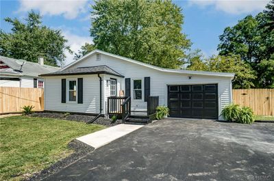 2824 S York Street, House other with 3 bedrooms, 2 bathrooms and null parking in Springfield OH | Image 3