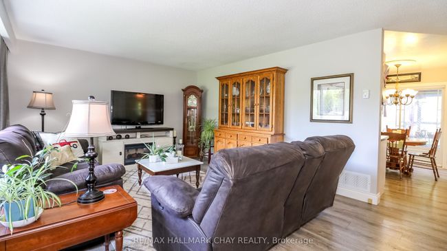 5142 30 Sideroad, House other with 4 bedrooms, 2 bathrooms and 17 parking in Utopia ON | Image 12