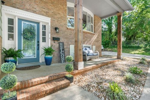 1110 16th Avenue Pl Nw, Hickory, NC, 28601-2251 | Card Image