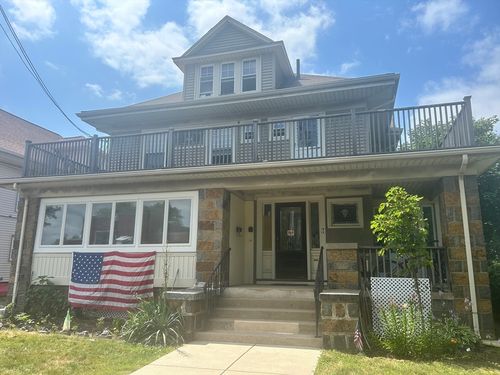 24-22 Beach St, Quincy, MA, 02170-2808 | Card Image