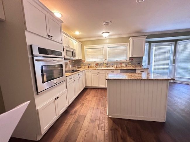 Kitchen | Image 12