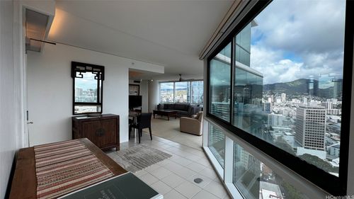 apt-3303-88 Piikoi St, Honolulu, HI, 96814-4283 | Card Image