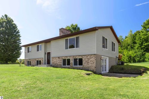 4848 Benzie Hwy, Benzonia, MI, 49616-8663 | Card Image