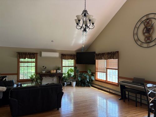 8 Lamontagne Ln, Rutland, VT, 05701-3782 | Card Image