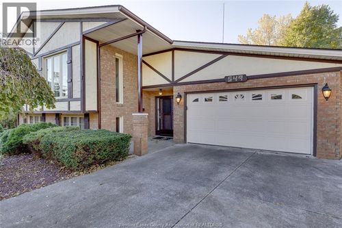 549 Estate Pk, Tecumseh, ON, N8N3C5 | Card Image