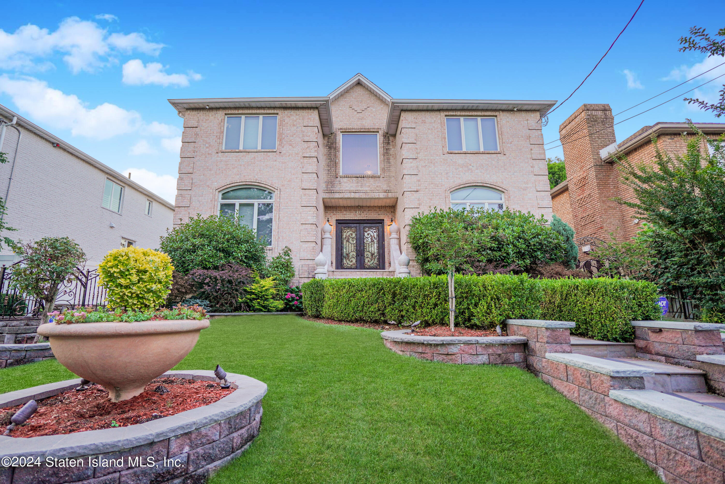Lenzie St, Staten Island, NY 10312