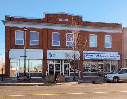 5127 50 St, Vegreville, AB, T9C1M4 | Card Image