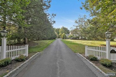 181 Saddle River Road, House other with 5 bedrooms, 4 bathrooms and null parking in Saddle River NJ | Image 3