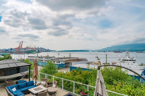2385 Wall St, Vancouver, BC, V5L1B8 | Card Image