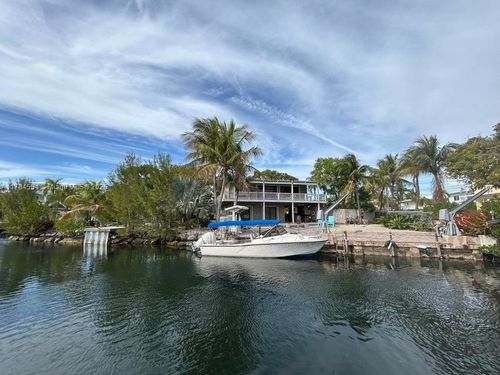 120 Captains Ct, Tavernier, FL, 33070-2401 | Card Image