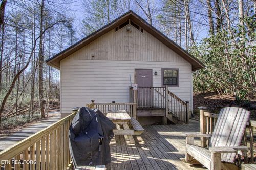 216 Whaley Dr, Gatlinburg, TN, 37738-5933 | Card Image