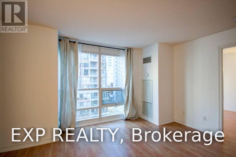 Residential Lease in Toronto (Bay Street Corridor) 3