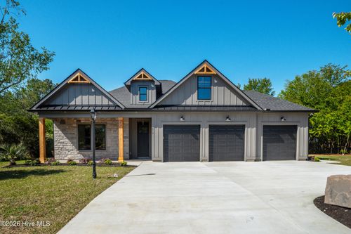 8909 Chesterfield Dr Nw, Calabash, NC, 28467-1207 | Card Image