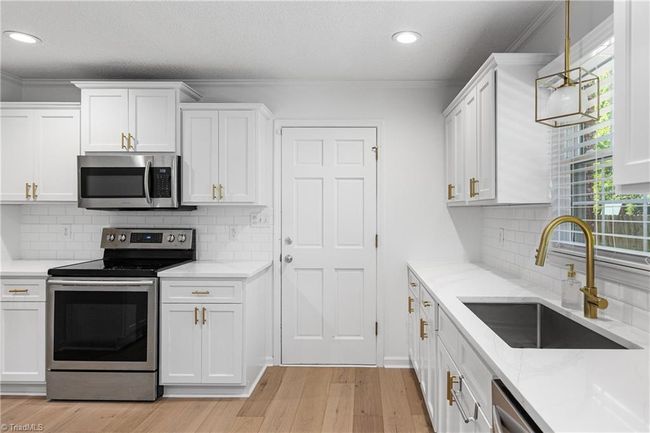 Kitchen | Image 7