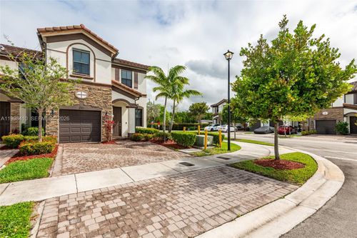 8903 Nw 184th Ter, Miami Lakes, FL, 33018-6571 | Card Image