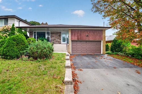3 Minstrel Dr, Etobicoke, ON, M8Y3G3 | Card Image