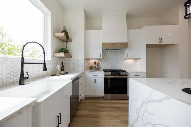 4102 Alice St, House other with 3 bedrooms, 4 bathrooms and null parking in Houston TX | Image 7