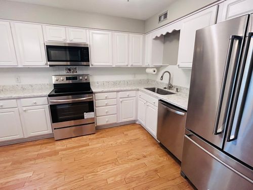 apt-303w-1860 Eagle Ridge Dr, Mendota Heights, MN, 55118-4250 | Card Image
