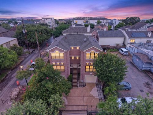 2716 Bagby St, Houston, TX, 77006-2204 | Card Image