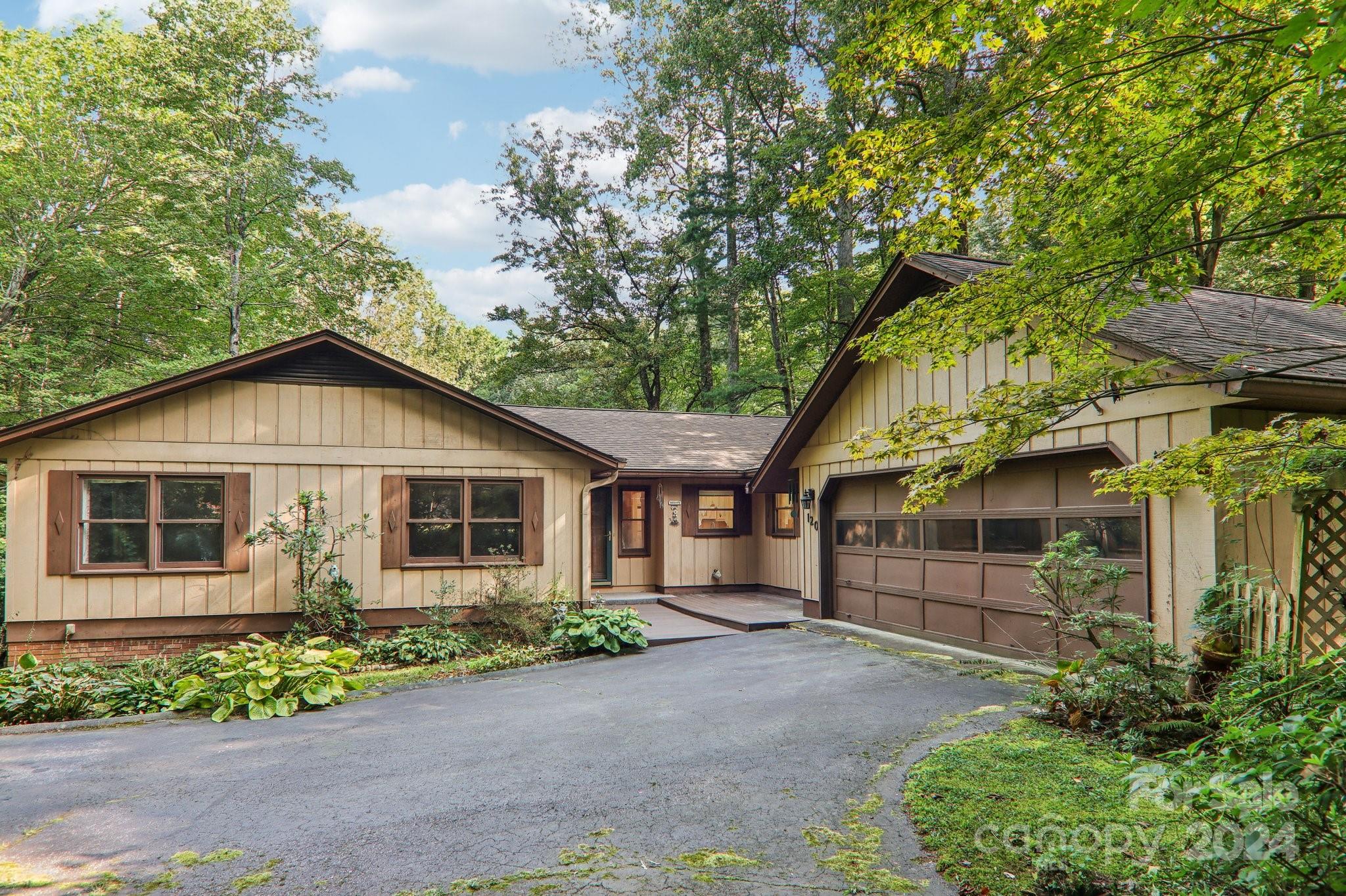Nob Hill Rd, Hendersonville, NC 28791