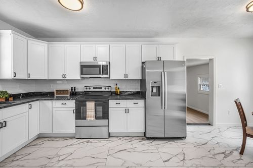 72 Nw Schoolhouse Rd, Dudley, MA, 01571-6410 | Card Image