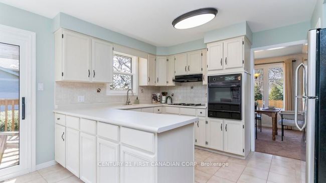 2344 Bentim Rd, House other with 3 bedrooms, 2 bathrooms and 4 parking in Mount Brydges ON | Image 14