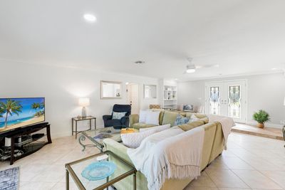 76 Gulfport Court, House other with 2 bedrooms, 2 bathrooms and null parking in Marco Island FL | Image 3