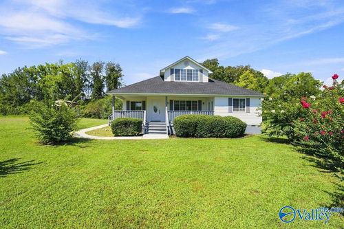 305 Brick School Rd, Muscle Shoals, AL, 35661-5451 | Card Image