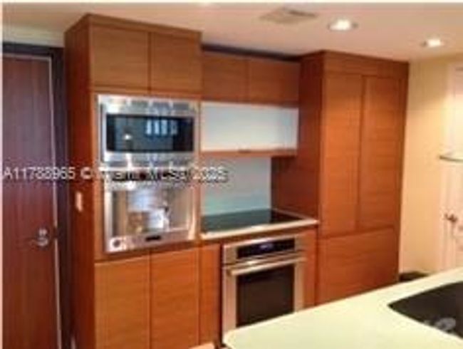 APT-1006 - 5875 Collins Ave, Condo with 1 bedrooms, 2 bathrooms and null parking in Miami Beach FL | Image 4