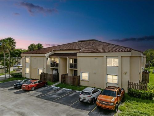 1-203-660 W Park Dr, Miami, FL, 33172-5353 | Card Image
