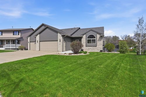 6612 W Thatcher Dr Drive, Sioux Falls, SD, 57106 | Card Image