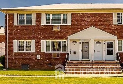 22-A Gramercy Gdns, Middlesex, NJ, 08846 | Card Image