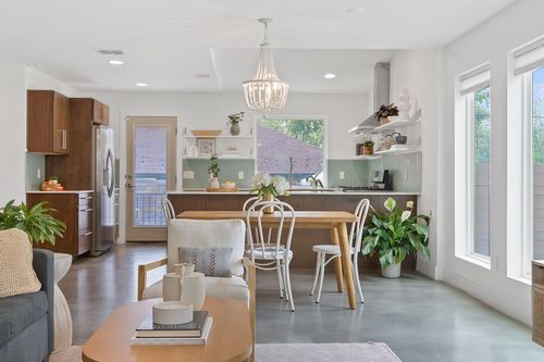 b-2008 Meadowridge Dr, Austin, TX, 78704-3934 | Card Image