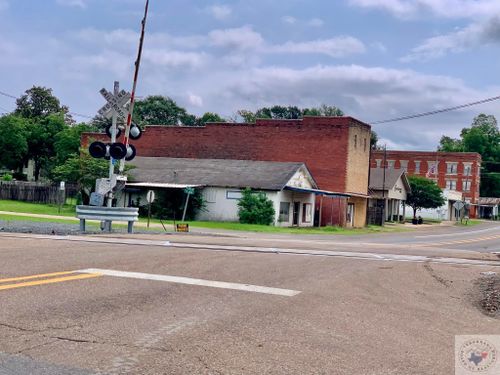 105 E Main St, Bloomburg, TX, 75556-4000 | Card Image