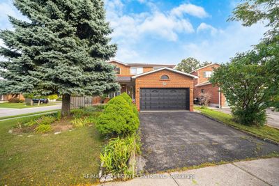 52 Dundalk Cres, House other with 4 bedrooms, 4 bathrooms and 4 parking in Brampton ON | Image 2