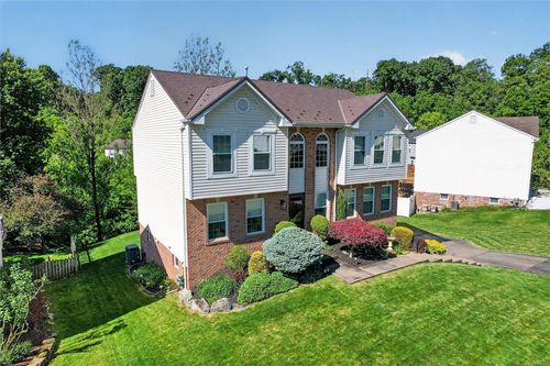 845 Emerald Dr, New Kensington, PA, 15068-1783 | Card Image