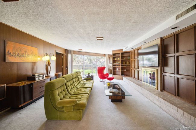 225 Carolwood Dr, House other with 3 bedrooms, 2 bathrooms and null parking in Castle Hills TX | Image 7